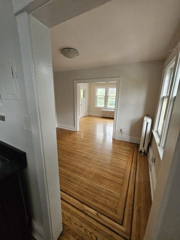 For Lease - 983 Main Street Unit# 3, Hamilton, Ontario - Photo 2