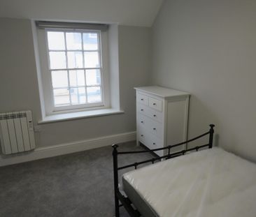 High Street, Calne - Photo 5