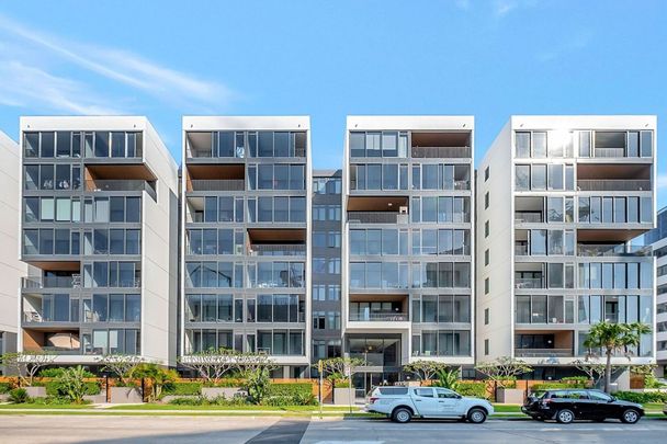 Generously Sized 1 Bedroom Apartment with Water Views - Photo 1