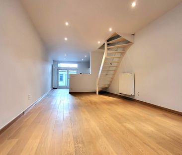 Deze instapklare woning biedt modern wooncomfort op een centrale li... - Foto 4