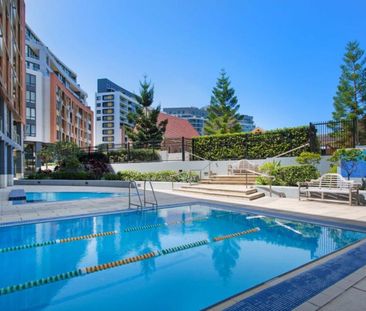 Stunning One Bedroom Apartment in Wolli Creek - Photo 6