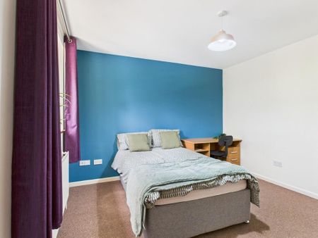 6 bedroom detached house to rent - Photo 3