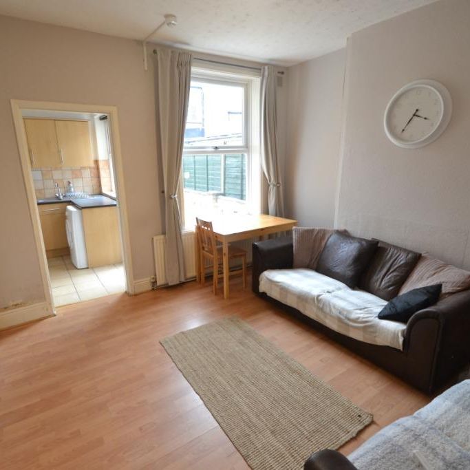4 bedroom terraced house to rent - Photo 1