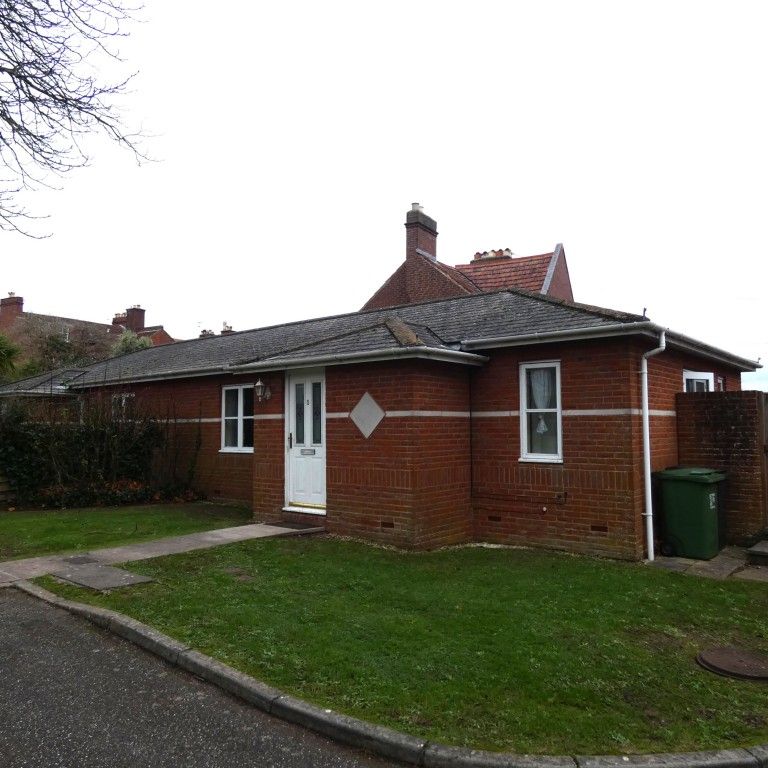 2 bed Bungalow - To Let - Photo 1