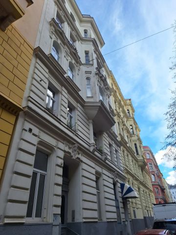 Sanierte Altbauwohnung Nahe Alois-Drasche-Park in ruhiger Lage unbefristet - Photo 3