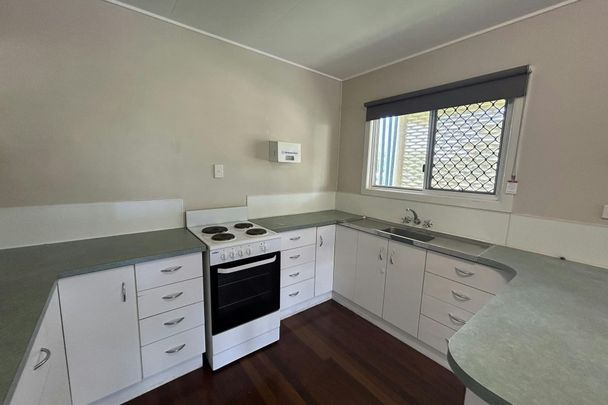 ENJOY THE NATURAL LIGHT, FUNCTIONAL LAYOUT AND HIGH SET HOME THAT IS AVIALABLE FOR RENT NOW! - Photo 1