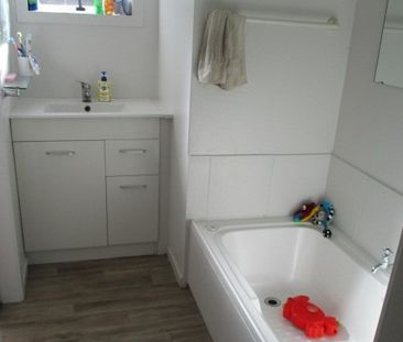 Close to Schools & Town - Western Heights - Photo 4