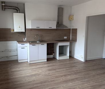 Location Appartement 2 pièces 46m² ST RAPHAEL 83700 - Photo 3