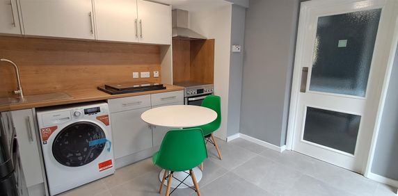 1 bed flat to rent in Bushey Grove Road, Bushey, WD23 - Photo 2