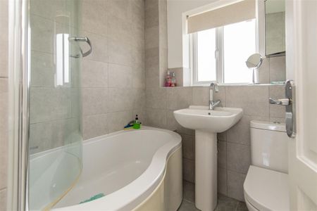 2 bed House - Semi-Detached To Let - Photo 5