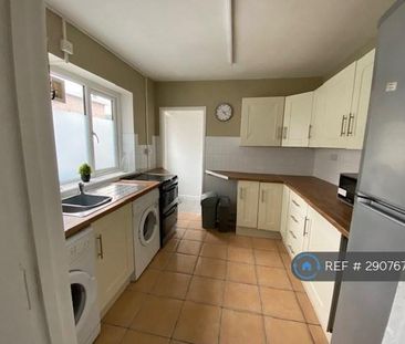 4 bedroom terraced house to rent - Photo 6