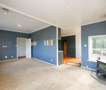 3-Bedroom Home With Harbour Views - Photo 1