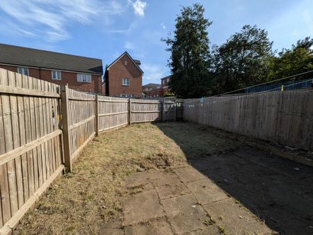 3 bedroom semi-detached house to rent - Photo 2