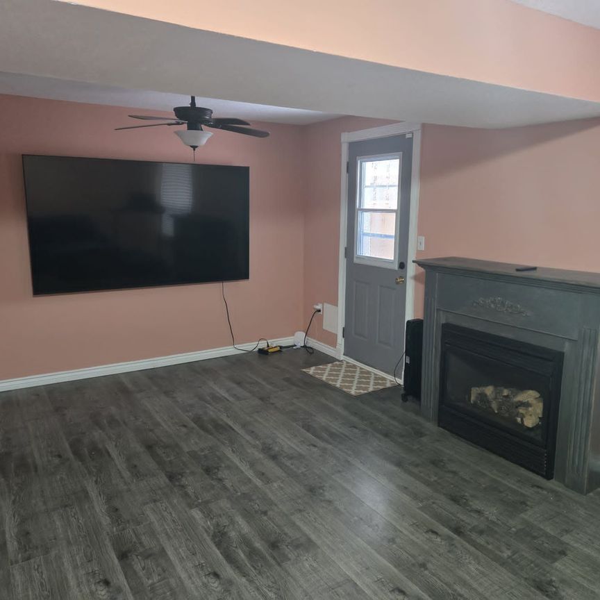 For Lease - 54 Green Valley Drive Unit# 32, Kitchener, Ontario - Photo 1