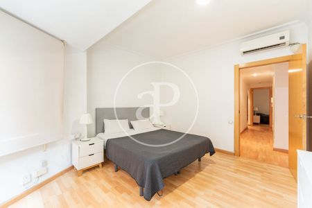 Two bedroom apartment in the Central Market of Valencia. - Photo 3