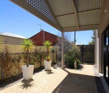 1A Penzance Street, Glenelg. - Photo 3