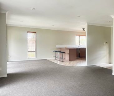 3 Bedroom Brick and Tile home - Photo 2