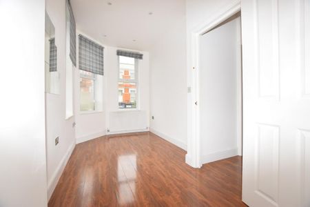3 bedroom flat to rent - Photo 3