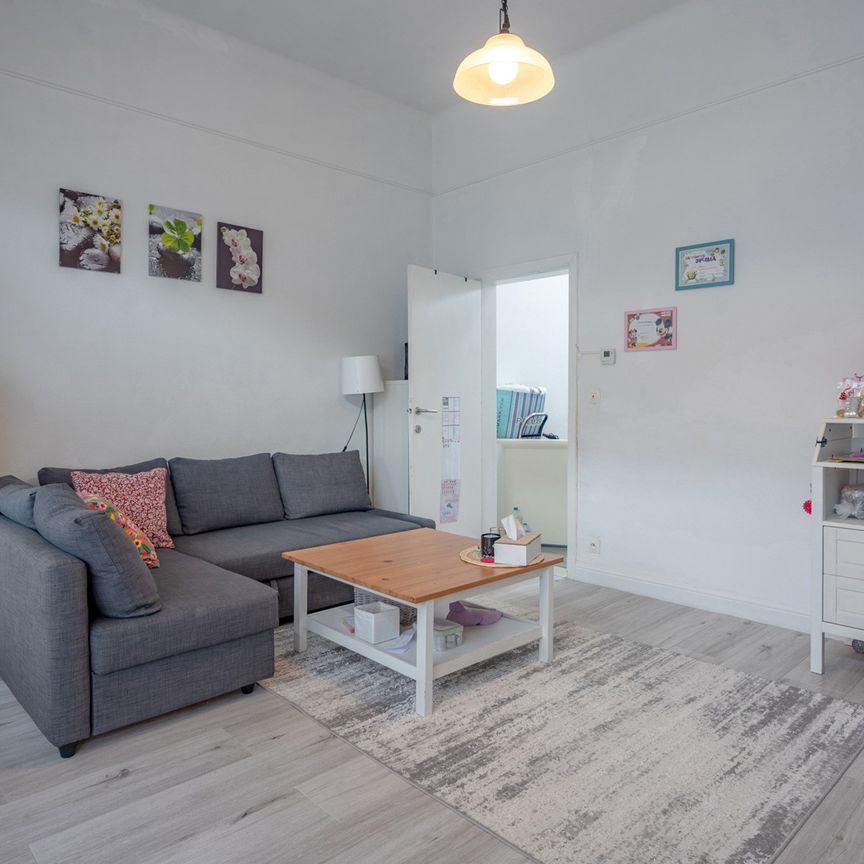 Gerenoveerd 1-slaapkamerappartement in het centrum van Kapellen! - Photo 1