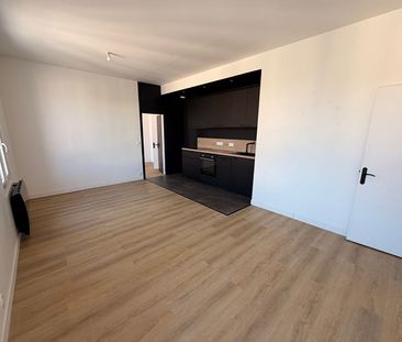 Location Appartement 2 pièces 44m² - Photo 2