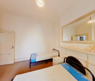 Room 5 Bed 2 (twin) - Photo 4