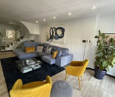 2 Bedroom Townhouse For Rent in Nueva Andalucía, Málaga - Photo 3