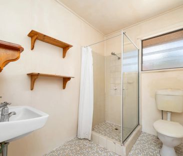 Light-Filled Two-Bedroom Unit in the Heart of Coorparoo - Photo 2