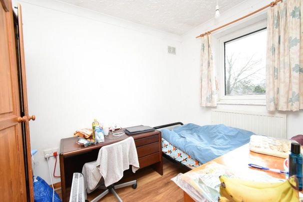 4 bedroom semi-detached house to rent - Photo 1