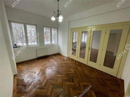 De inchiriat apartament cu 4 camere ultracentral in Sibiu - Photo 4
