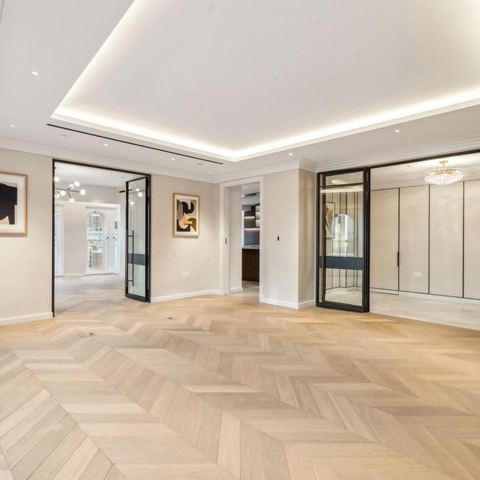 4 bedroom flat to rent - Photo 1