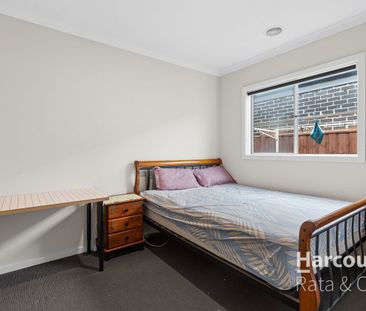 Stunning and Modern 3-Bedroom Home in Heart of Mickleham! - Photo 2