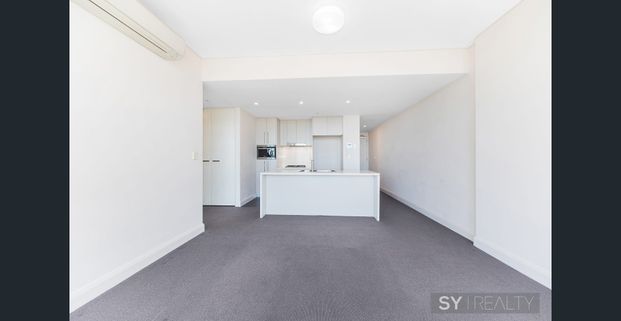 STUNNING VIEW & SPACIOUS LUXURY URBAN LIVING - Photo 1