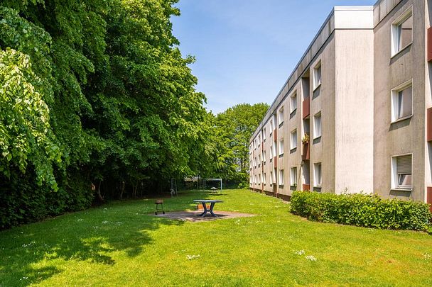 Im Erdgeschoss renovierte 3-Zimmer-Wohnung mit Balkon - Photo 1