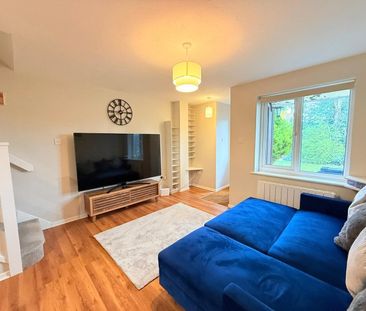 The Orchard, Lightwater, Surrey, GU18 - Photo 3