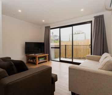 Newly Built Family Home - Photo 6