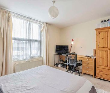 Walnut Tree Close, Guildford, GU1 - Photo 3