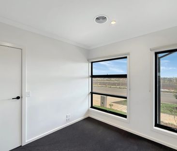 29 Camelon Avenue, Thornhill Park, Vic 3335 - Photo 6