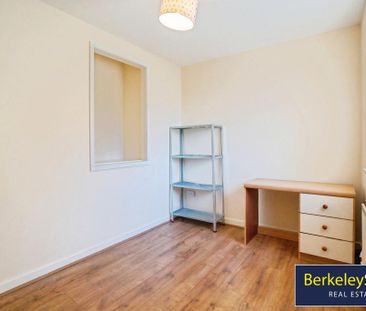 4 bedroom semi-detached house to rent - Photo 6