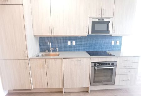 For Lease - 297 College Street Unit# 822, Toronto, Ontario - Photo 4