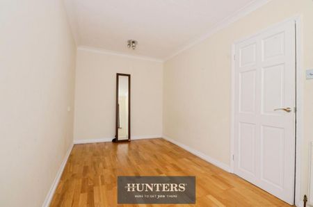 4 bedroom semi-detached house to rent - Photo 5