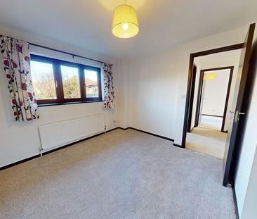 4 bedroom detached house to rent - Photo 3