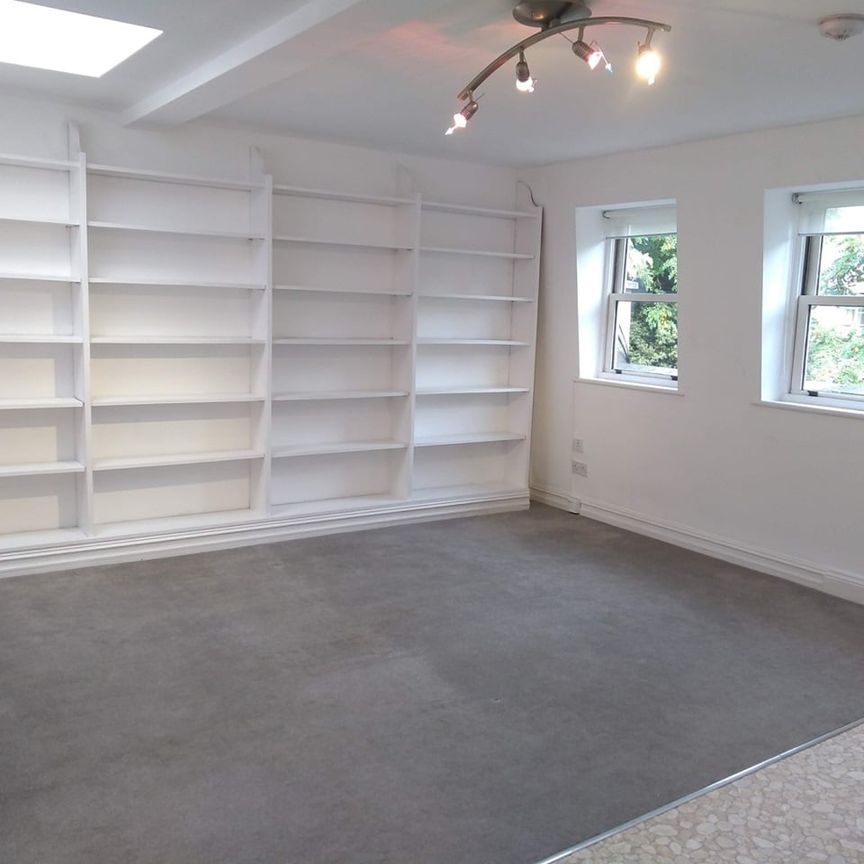 1 Bed Flat, Barnes, SW13 - Photo 1