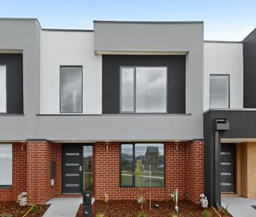 22 Jandakot, Point Cook VIC 3030 - House For Rent | Domain - Photo 2