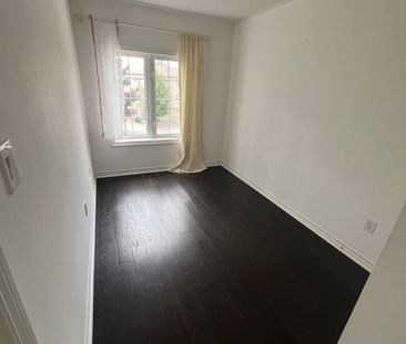 For Lease - 31 Rodeo Court, Toronto, Ontario - Photo 3