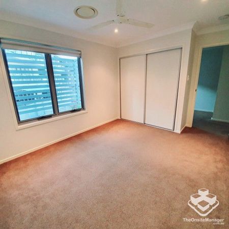 Freestanding villa in boutique complex - Photo 4