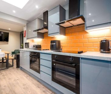 1 bedroom in a flat share to rent - Photo 3