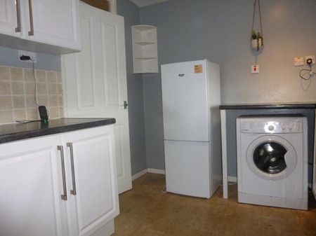 5 bedroom flat to rent - Photo 2