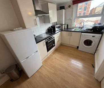 1 bedroom flat to rent - Photo 5