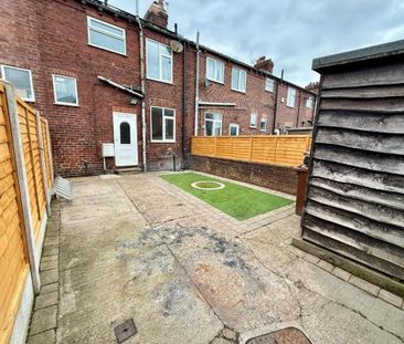 Ellins Terrace, Normanton - Photo 1