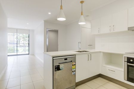 Centrally Located 2 Bedroom Unit With Secure Parking - Photo 5